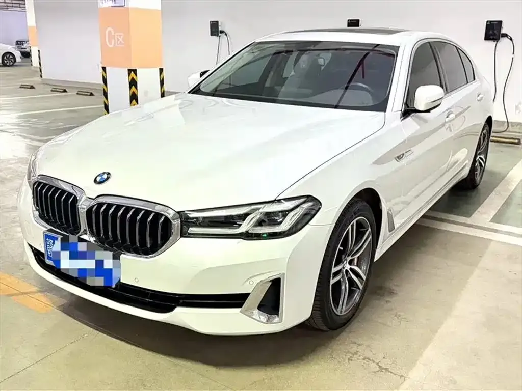 BMW 5 Series — фото 1