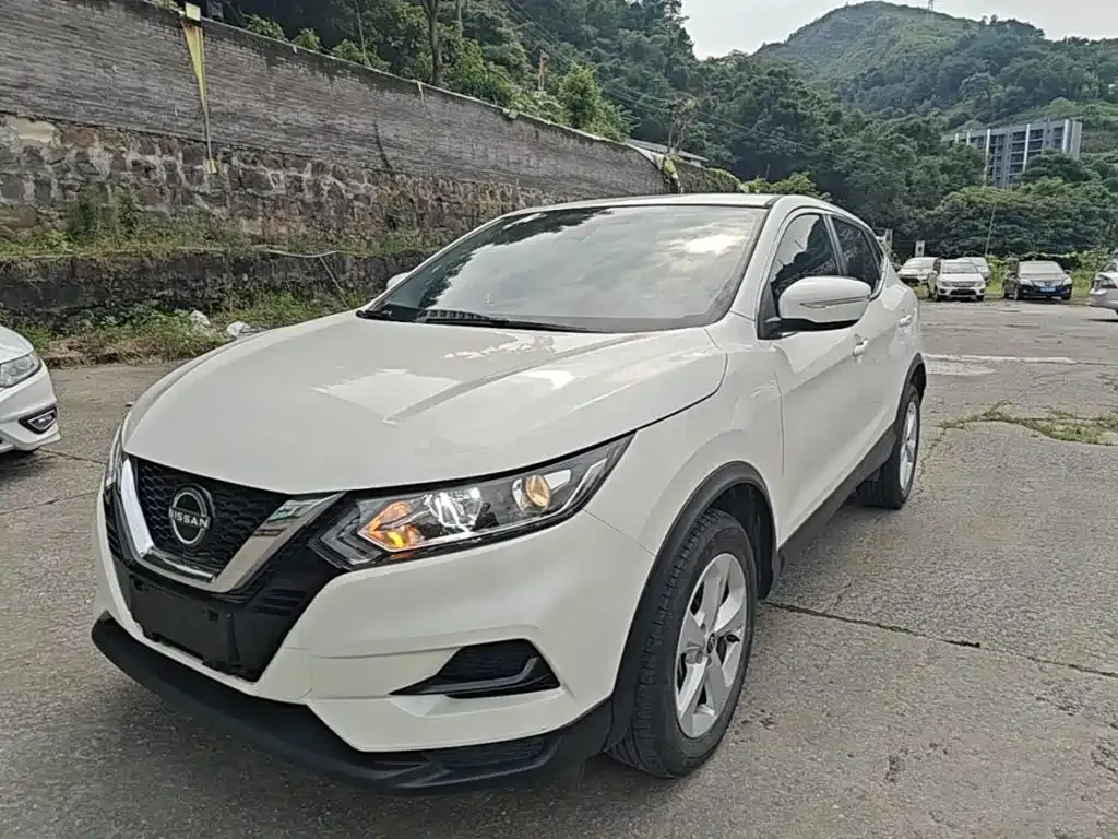 Nissan Qashqai — фото 1