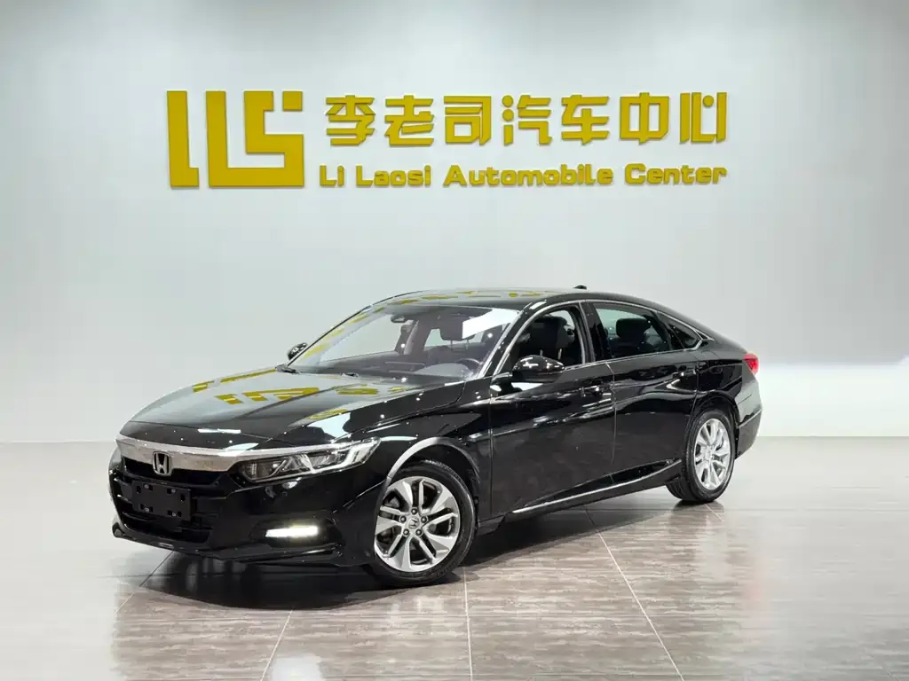 Honda Accord — фото 1