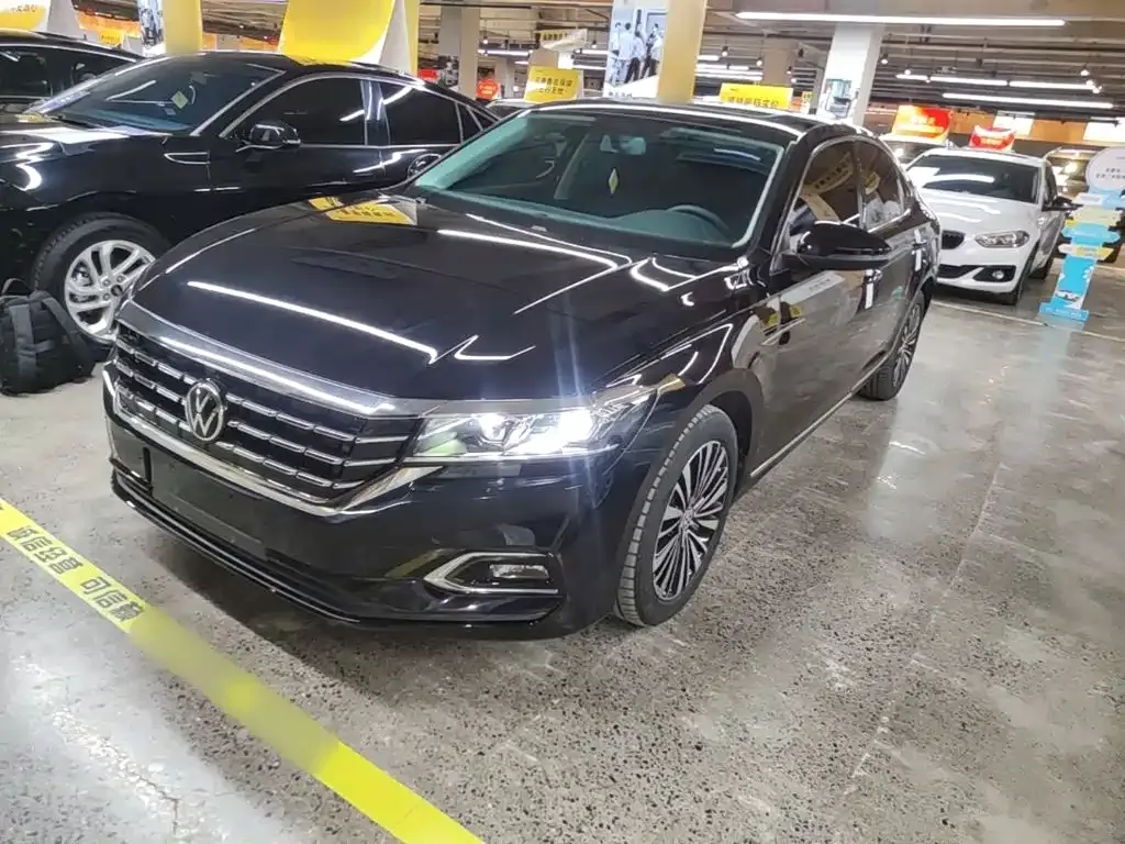 Volkswagen Passat — фото 1