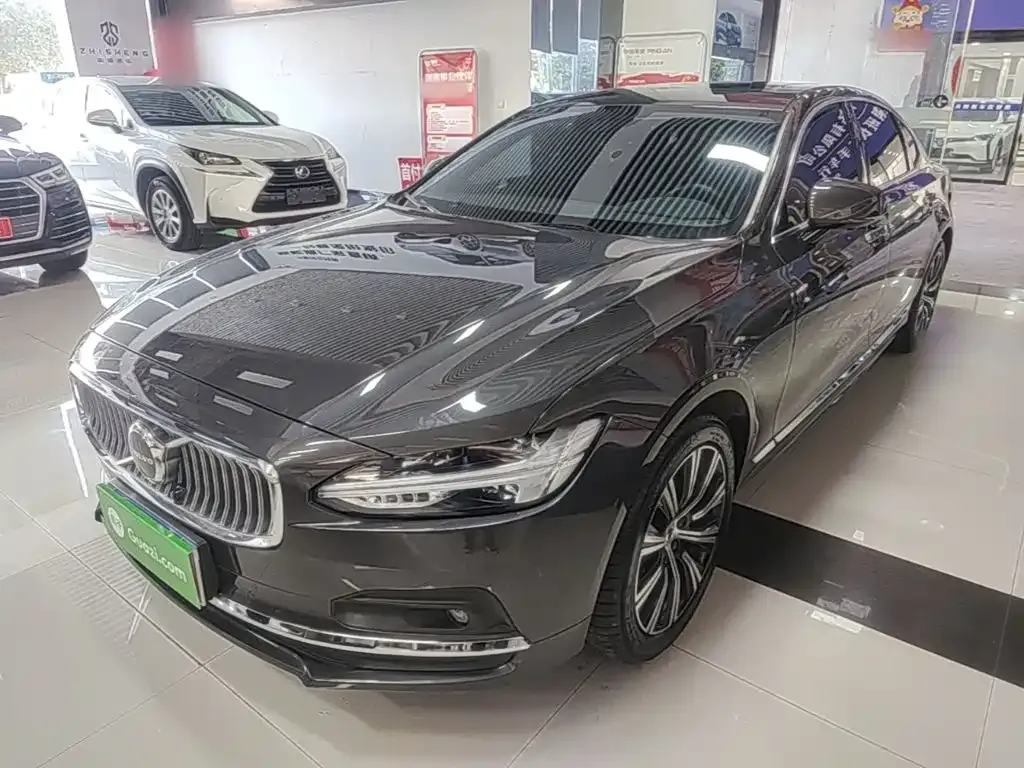 Volvo S90 — фото 1