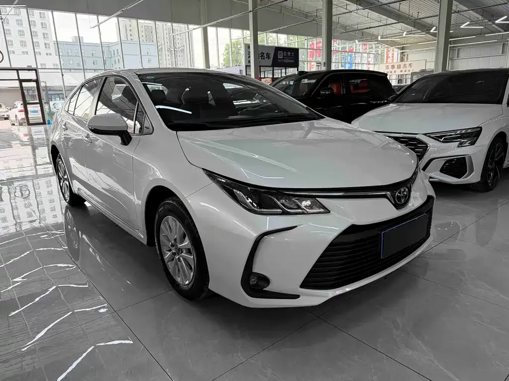 Toyota Corolla — фото 10