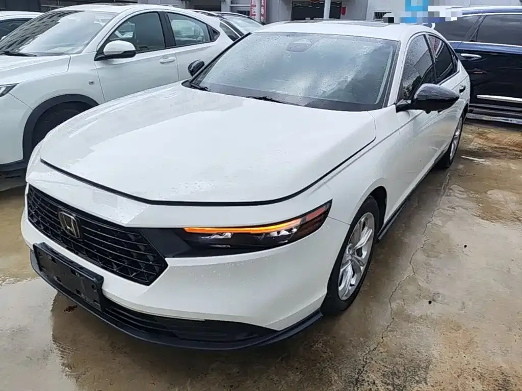 Honda Accord — фото 1