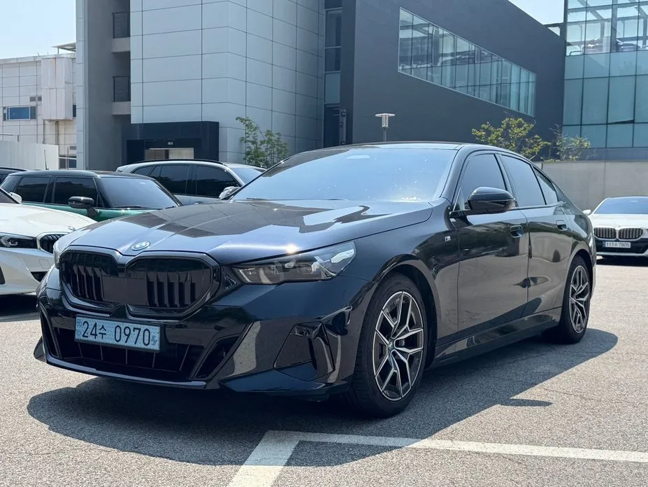 BMW i5 — фото 1