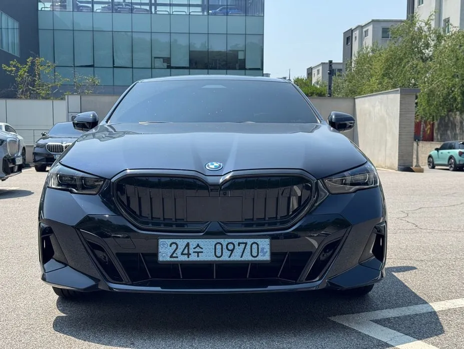 BMW i5 — фото 7