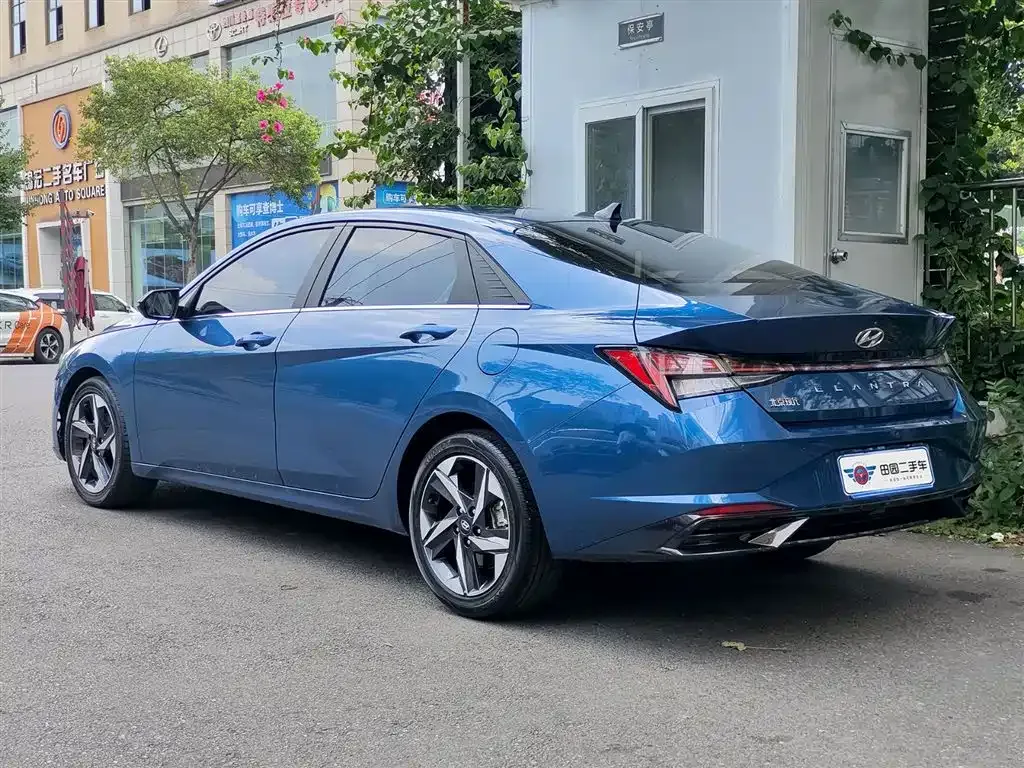 Hyundai Elantra — фото 3