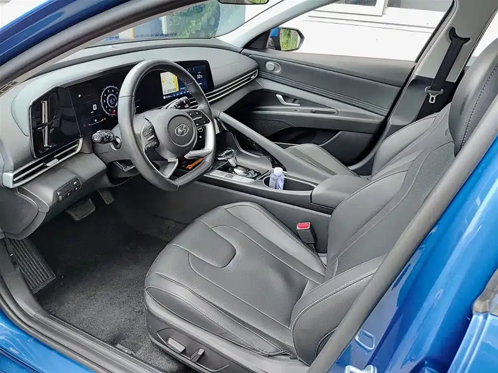 Hyundai Elantra — фото 8