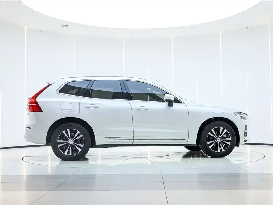Volvo XC60 — фото 6