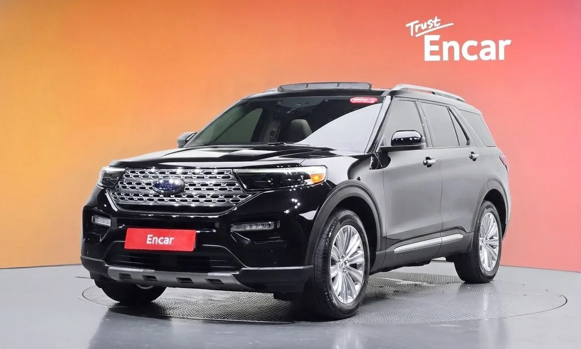 Ford Explorer — фото 1
