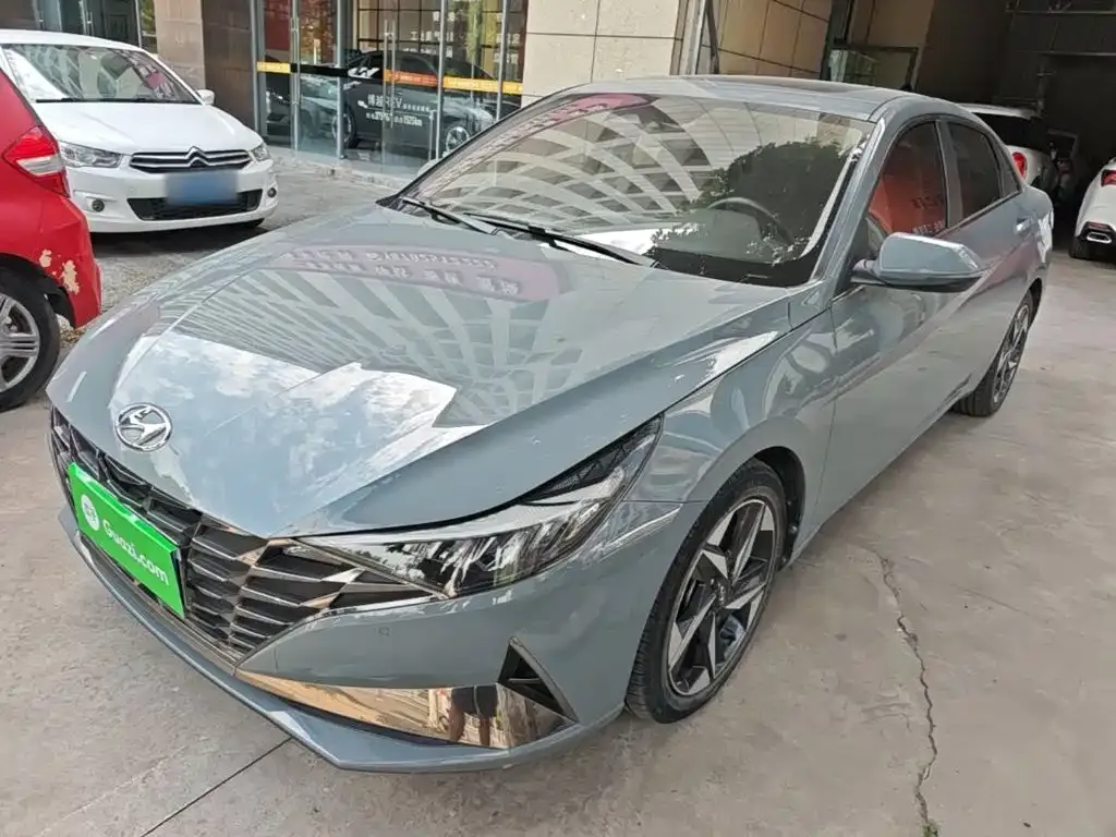 Hyundai Elantra — фото 4