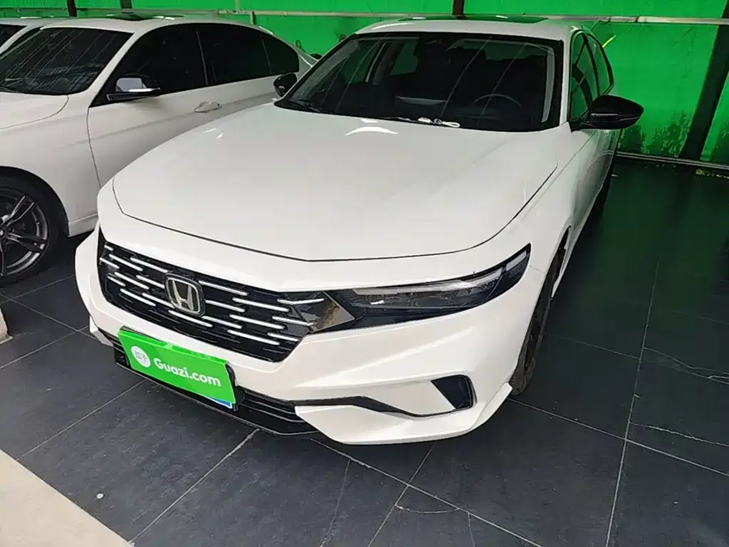 Honda Accord — фото 1