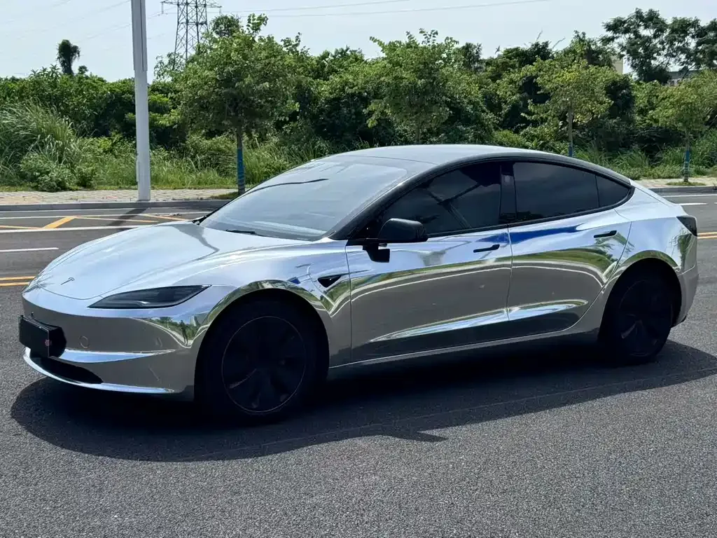 Tesla Model 3 — фото 1