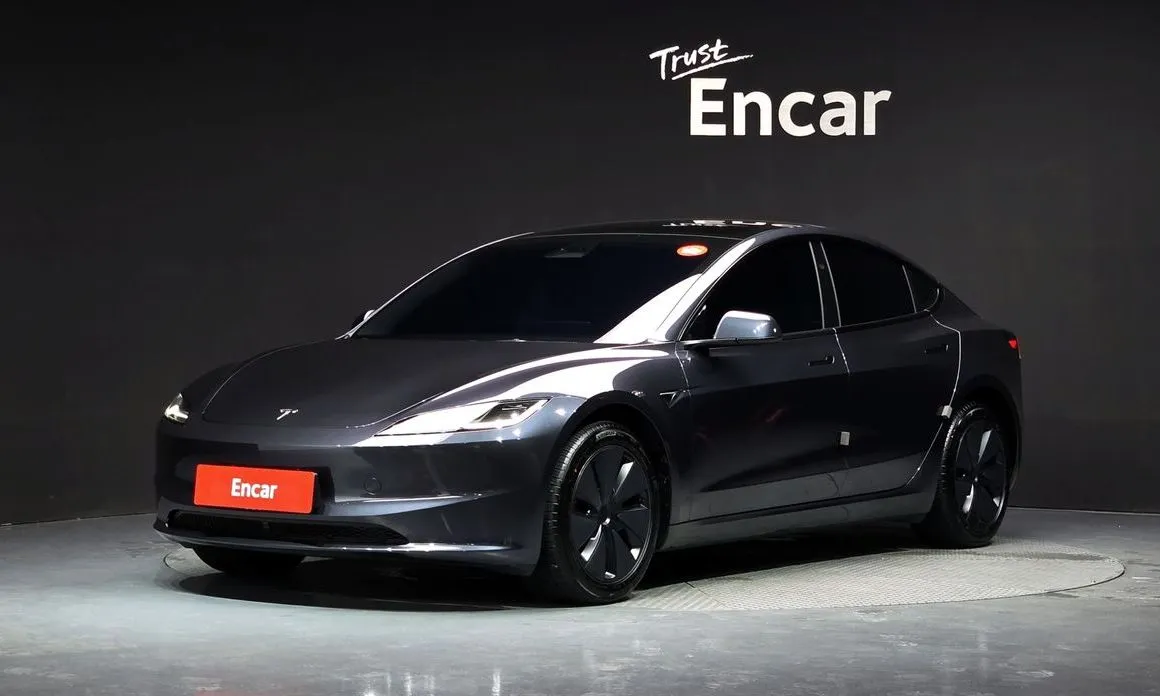 Tesla Model 3 — фото 1
