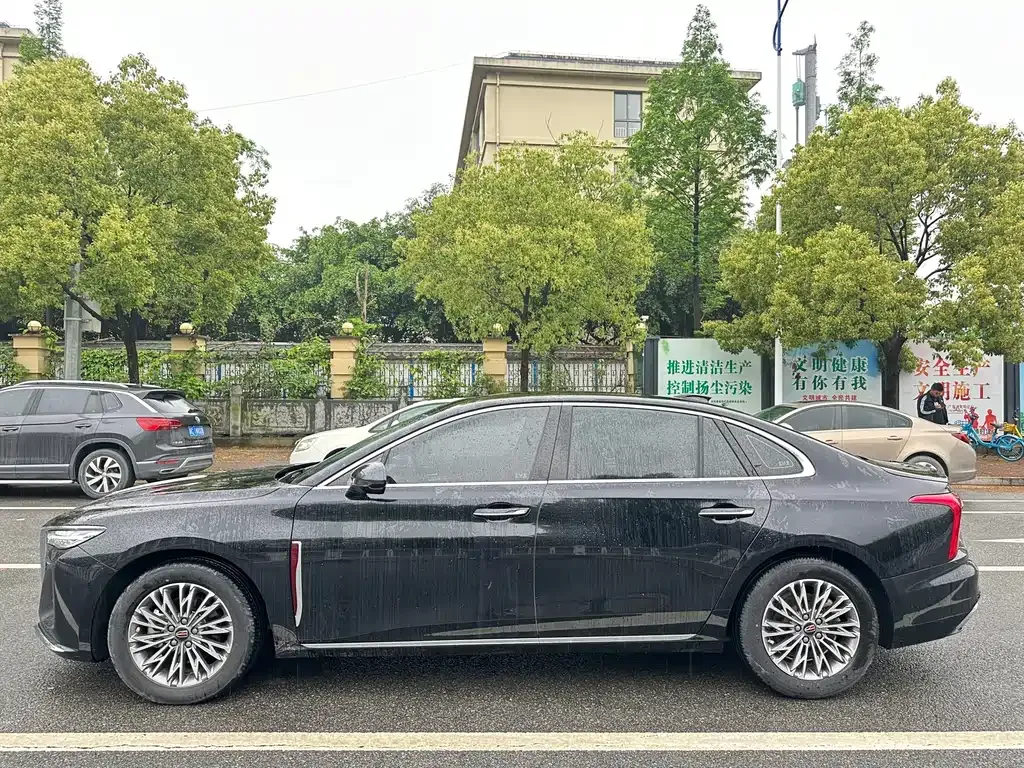 Hongqi H5 — фото 9