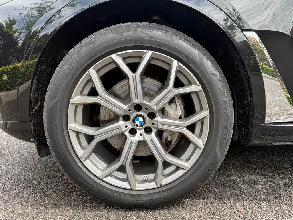 BMW X7 — фото 9