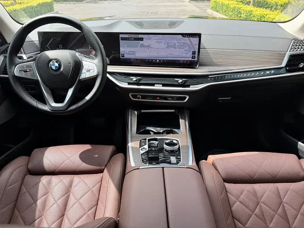 BMW X7 — фото 2