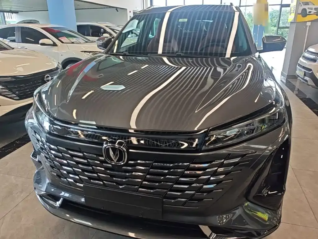 Changan CS75PLUS — фото 3