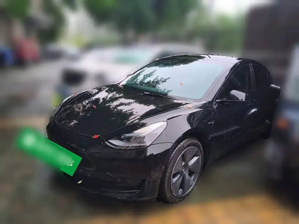 Tesla Model 3 — фото 1