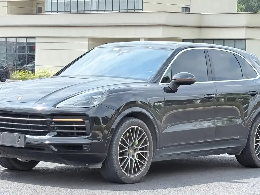 Porsche Cayenne Hybrid — фото 1