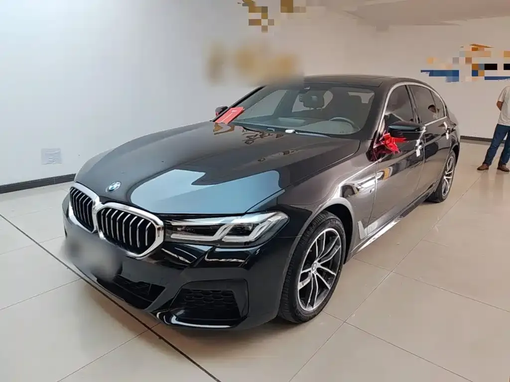 BMW 5 Series — фото 1