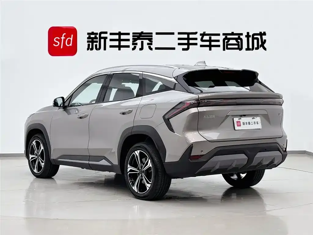 Geely Galaxy L7 — фото 10