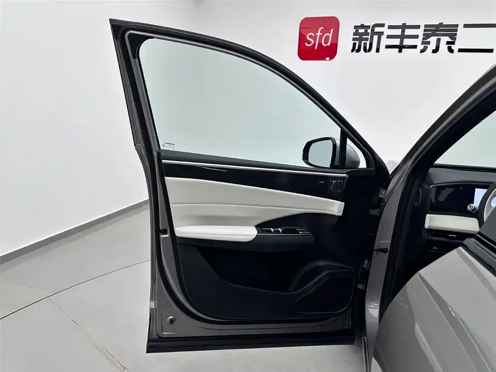 Geely Galaxy L7 — фото 4