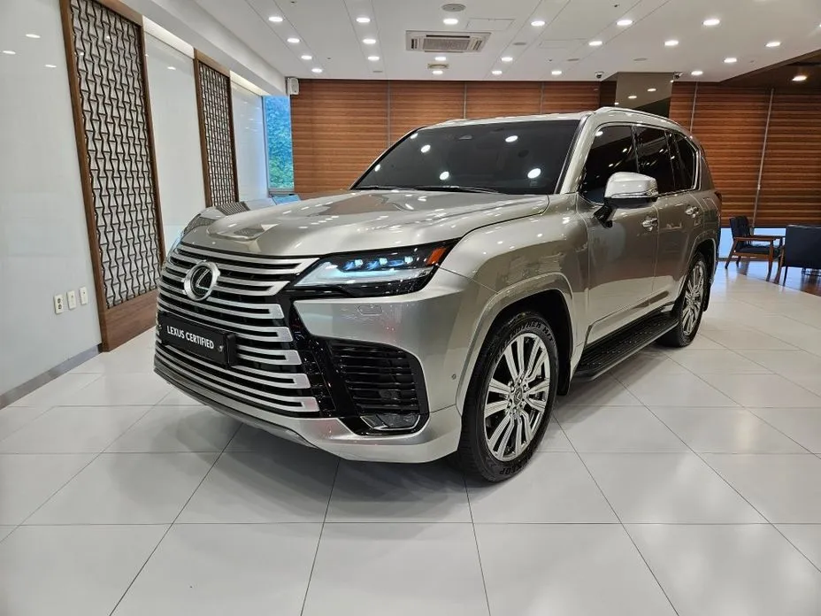 Lexus LX — фото 1