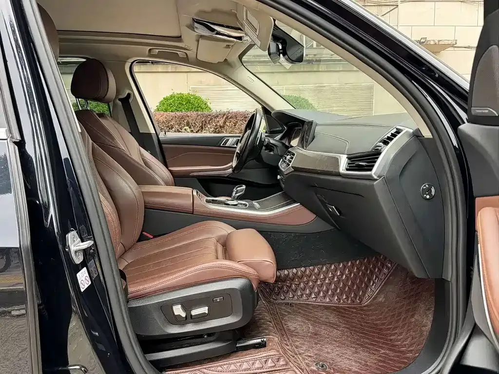 BMW X5 (Import) — фото 6