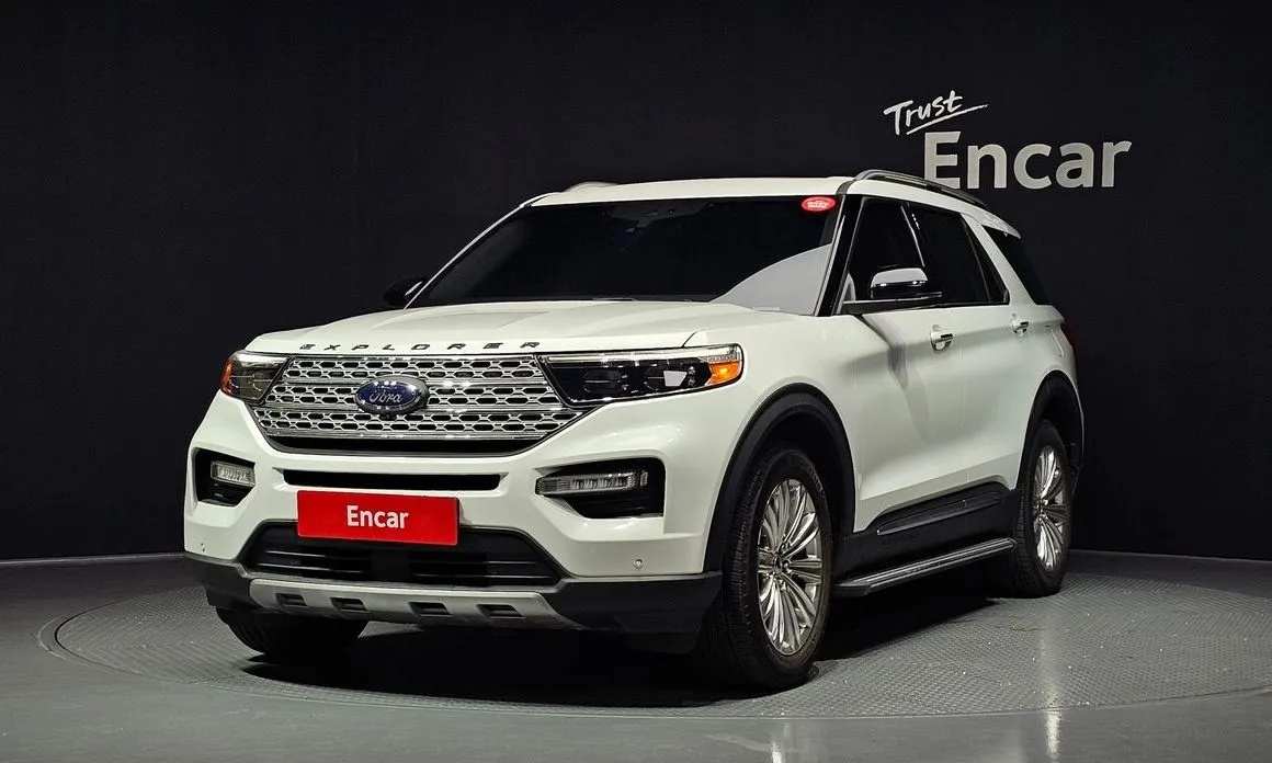 Ford Explorer — фото 1
