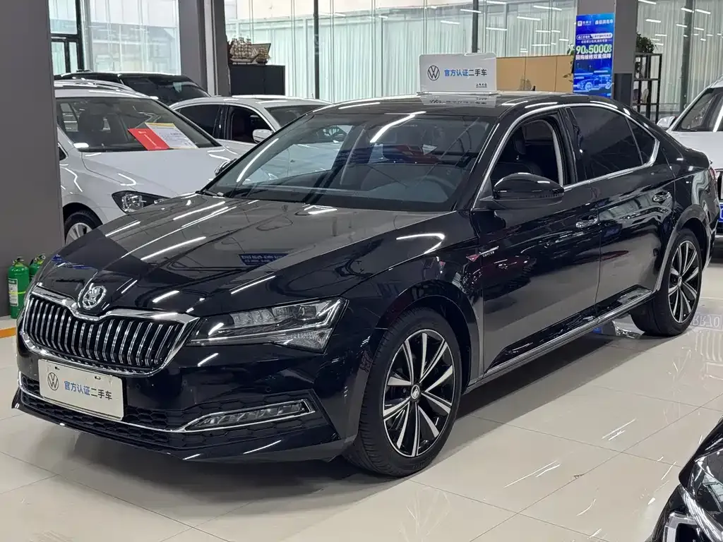 Skoda Superb — фото 1