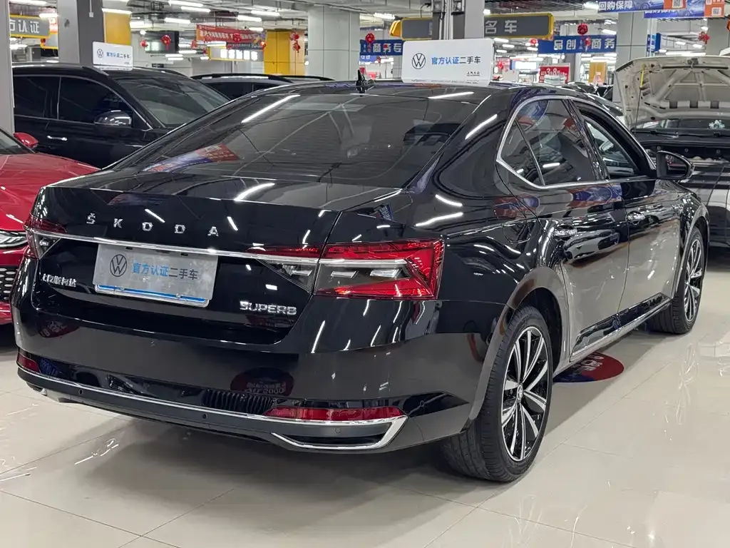 Skoda Superb — фото 6
