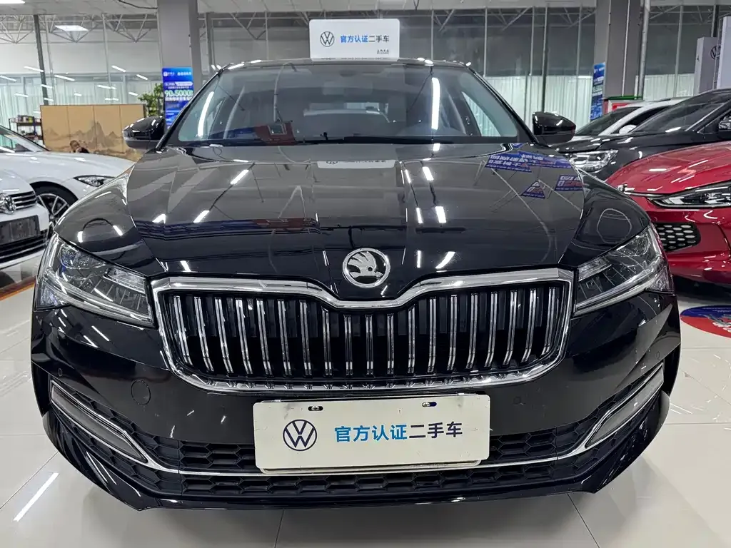 Skoda Superb — фото 9