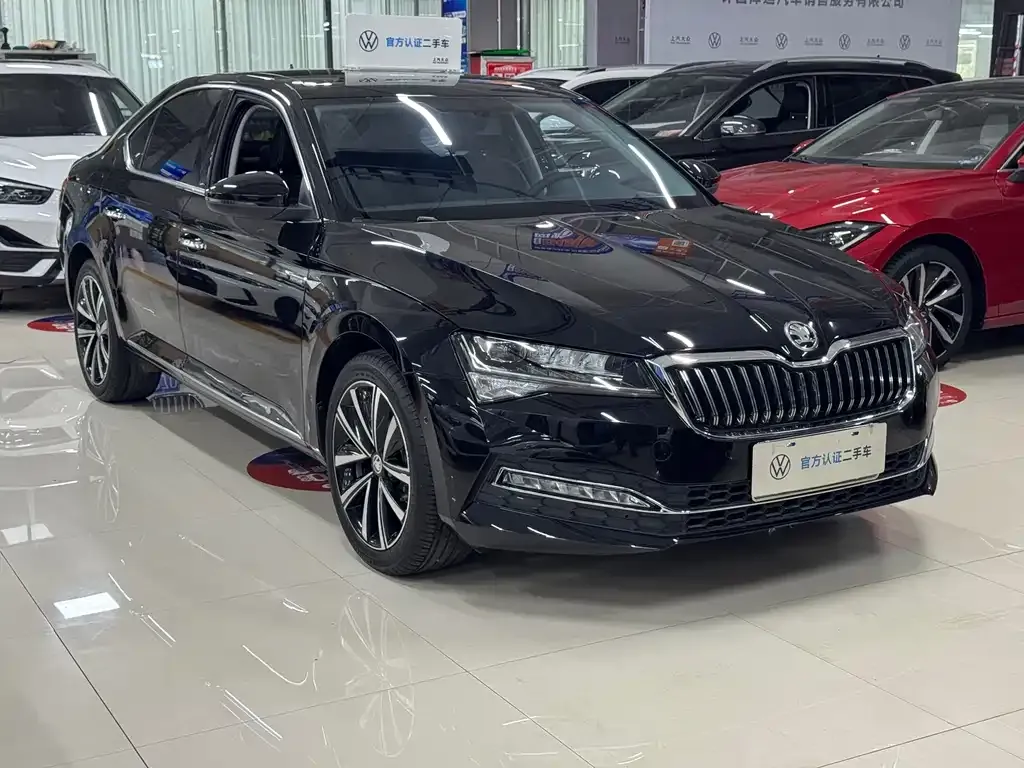 Skoda Superb — фото 5