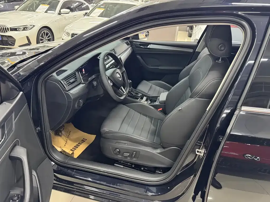 Skoda Superb — фото 2