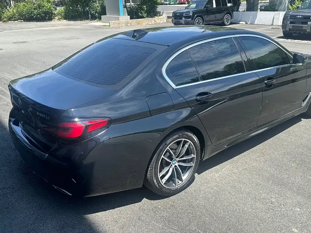 BMW 5 Series — фото 9
