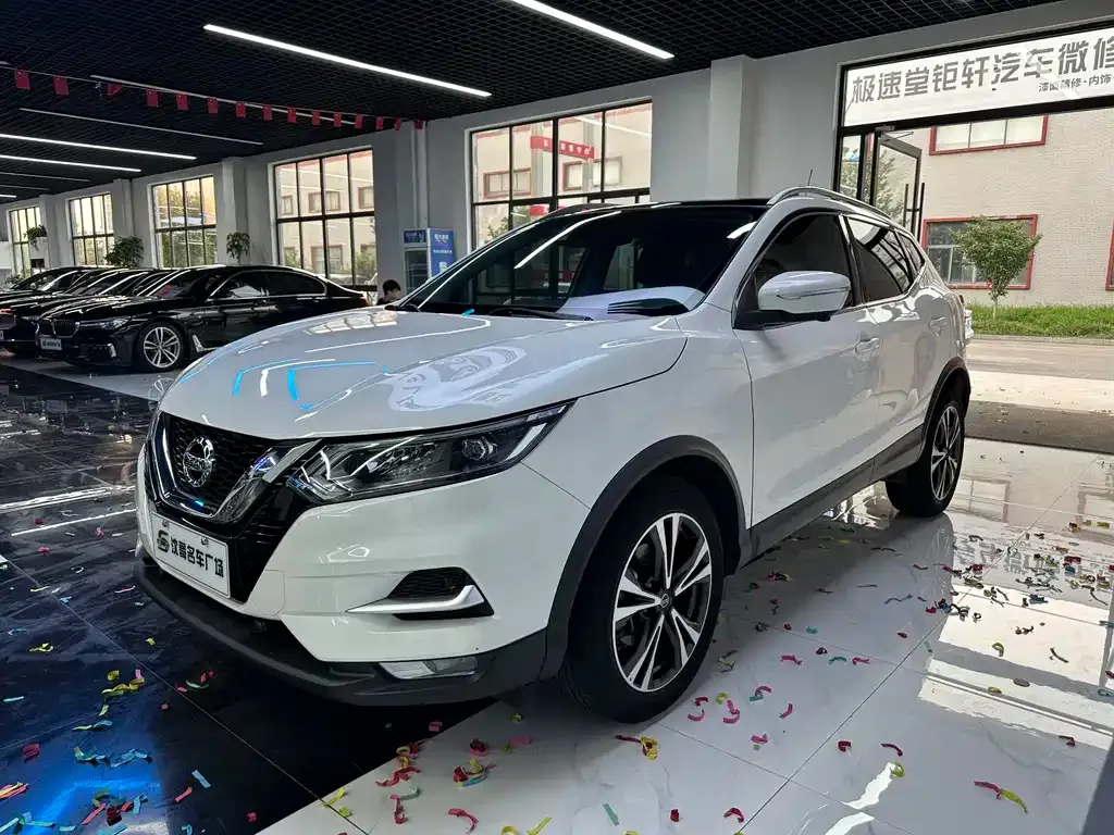 Nissan Qashqai — фото 1