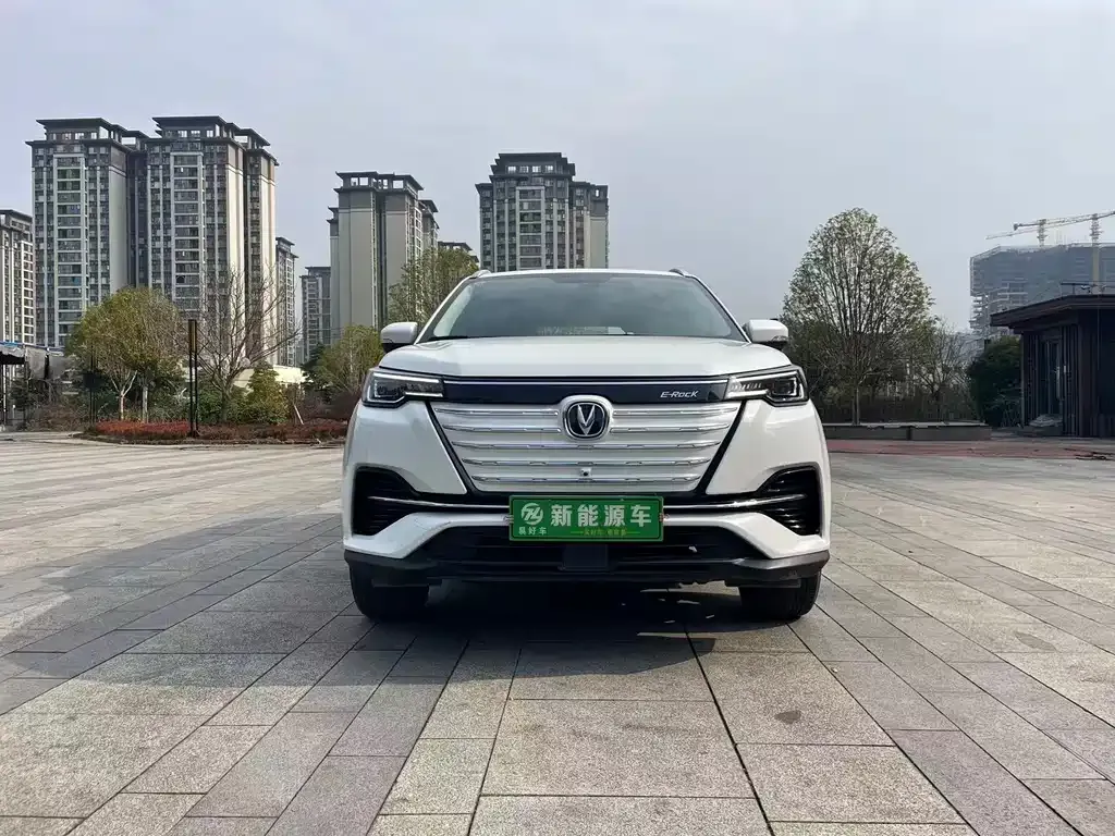 Changan CS55 EV — фото 8