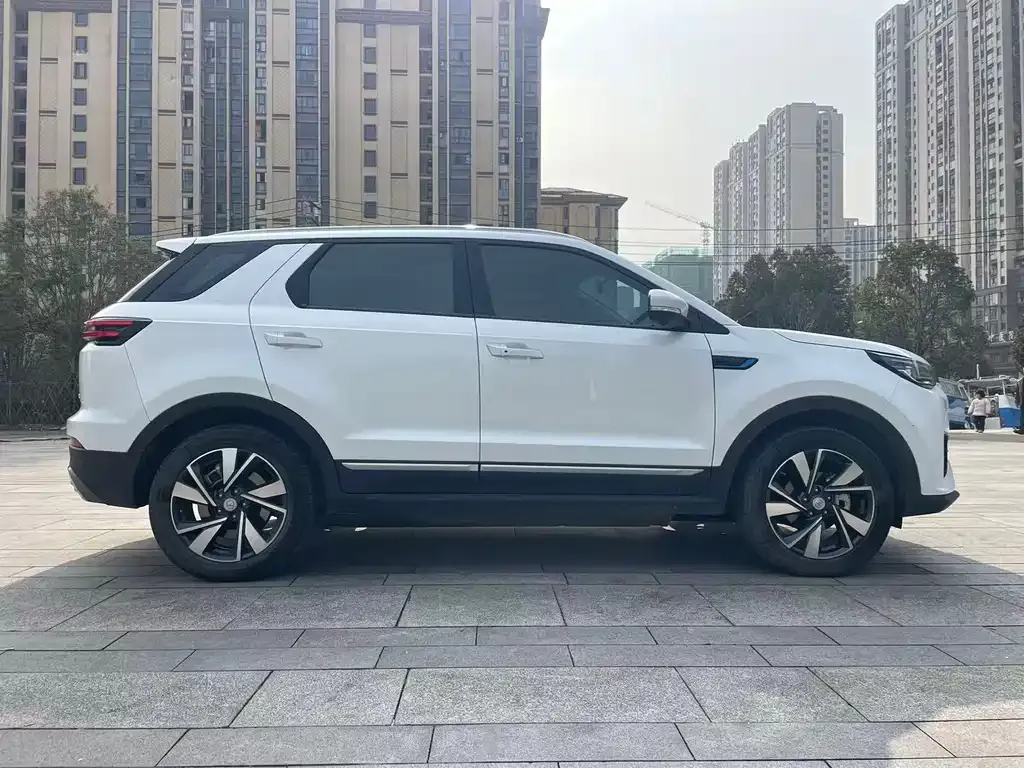 Changan CS55 EV — фото 9