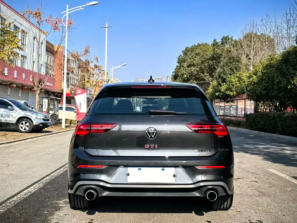 Volkswagen Golf GTI — фото 4