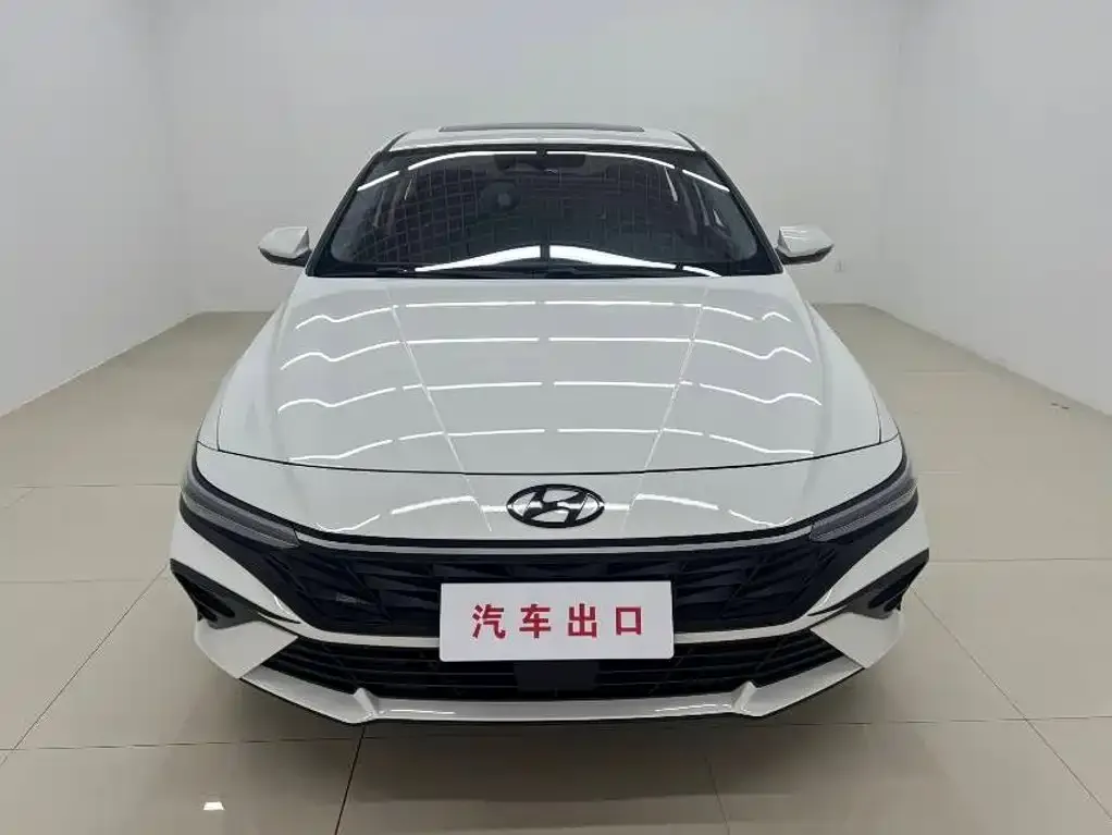 Hyundai Elantra — фото 7