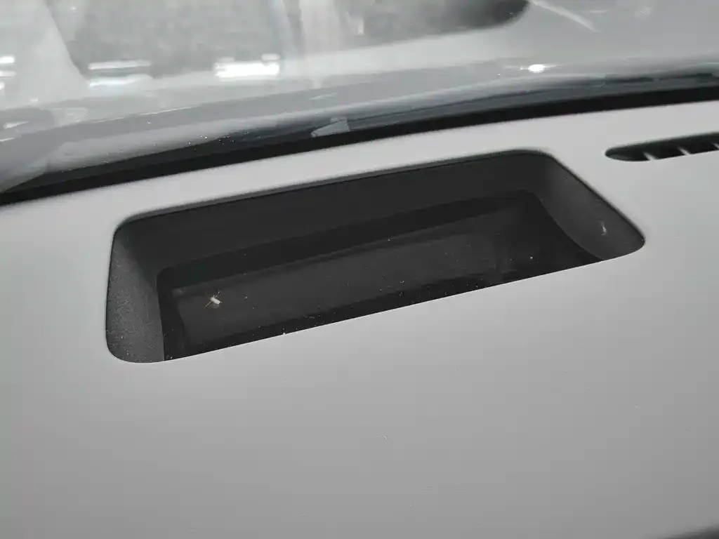 Li Auto i8 — фото 3