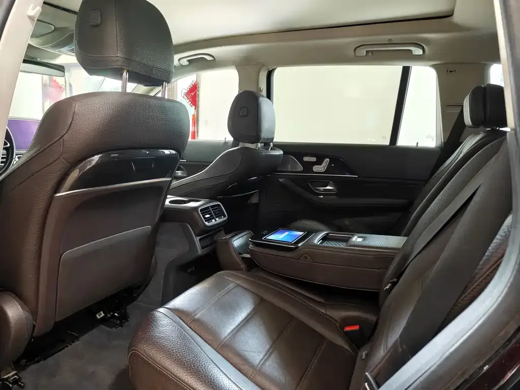 Mercedes-Benz GLS — фото 6