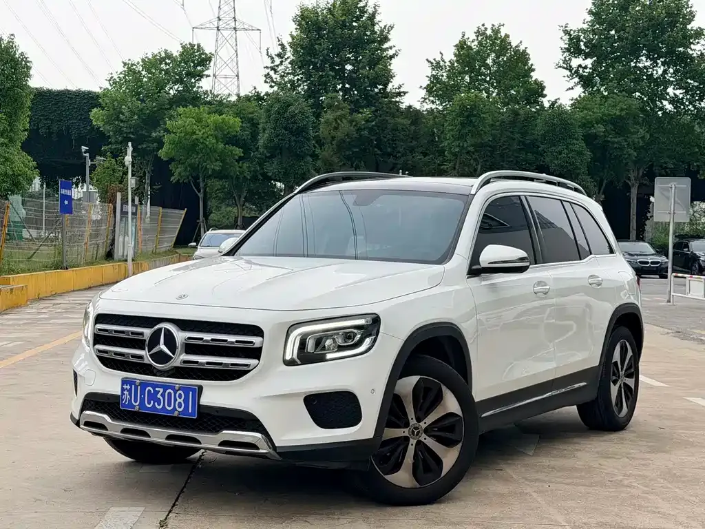 Mercedes-Benz GLB — фото 1