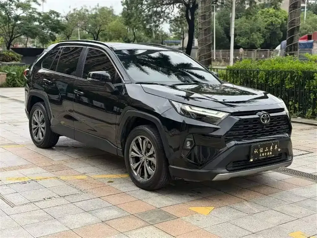 Toyota RAV4 — фото 5