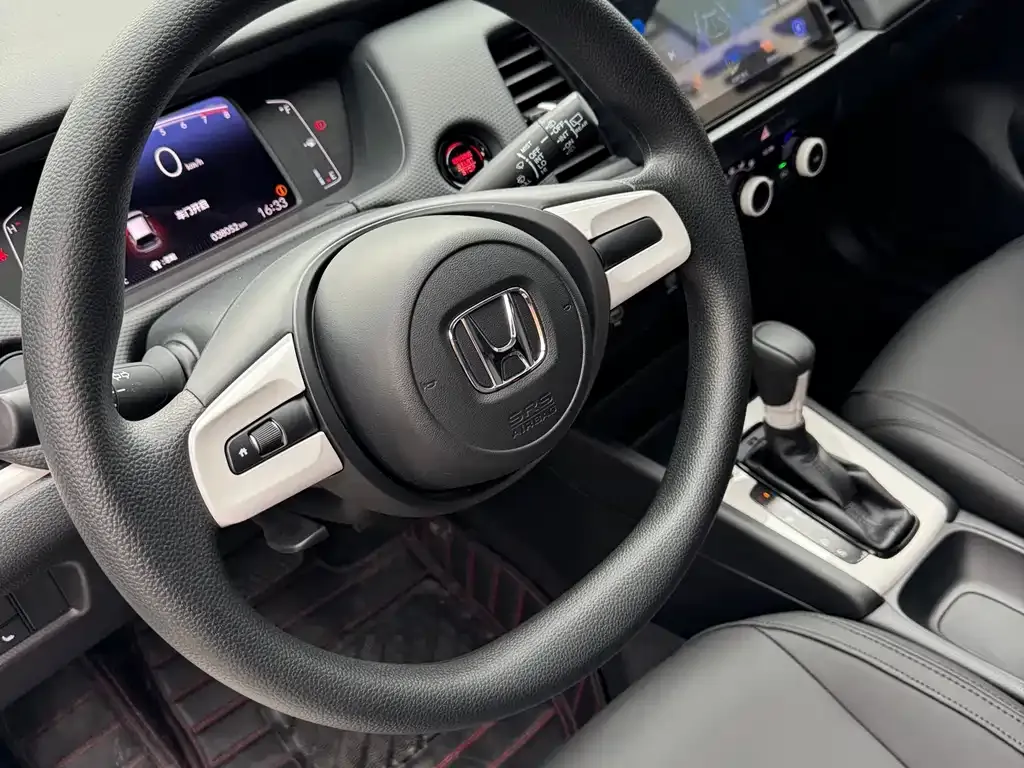 Honda Fit — фото 10