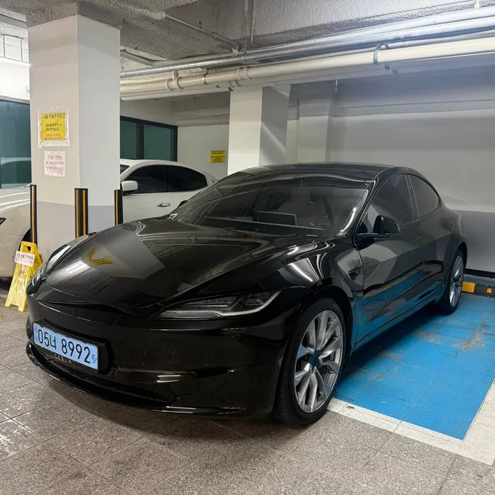 Tesla Model 3 — фото 1