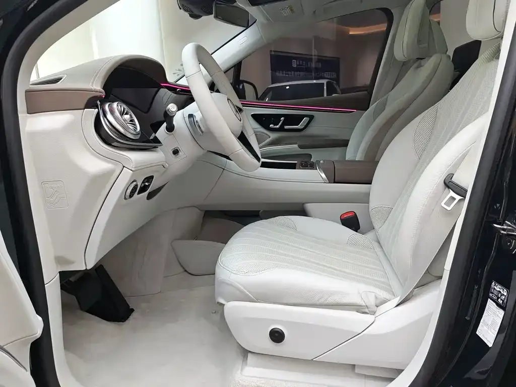 Mercedes-Benz EQS SUV — фото 8
