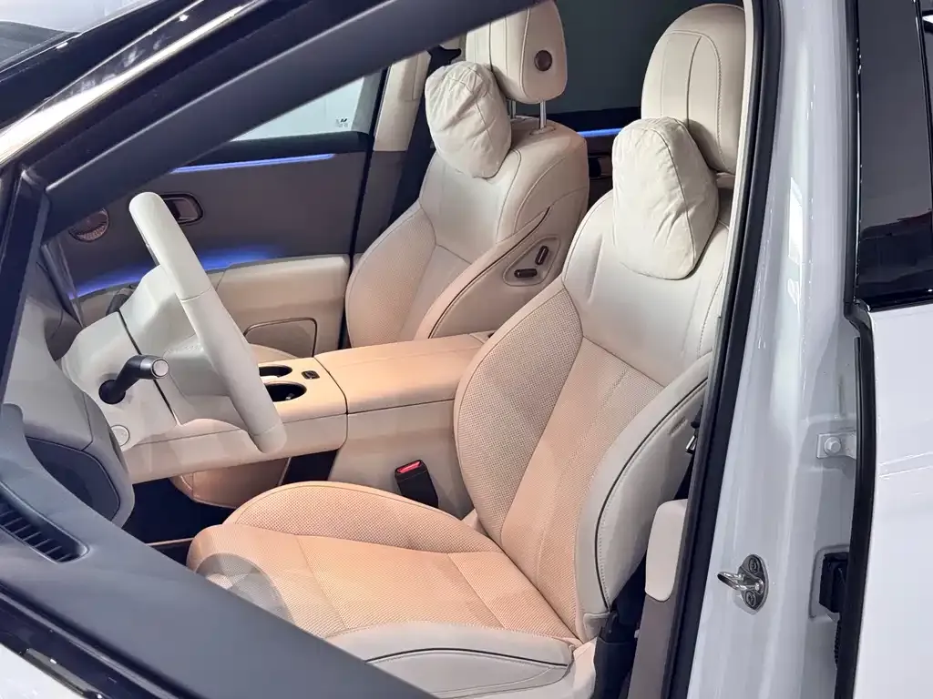 Li Auto Li i8 — фото 10