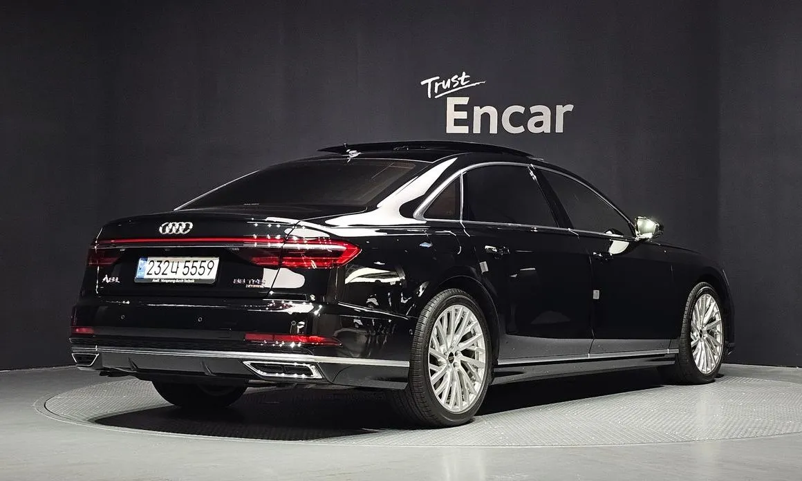 Audi A8 — фото 7