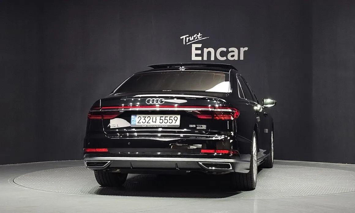 Audi A8 — фото 8